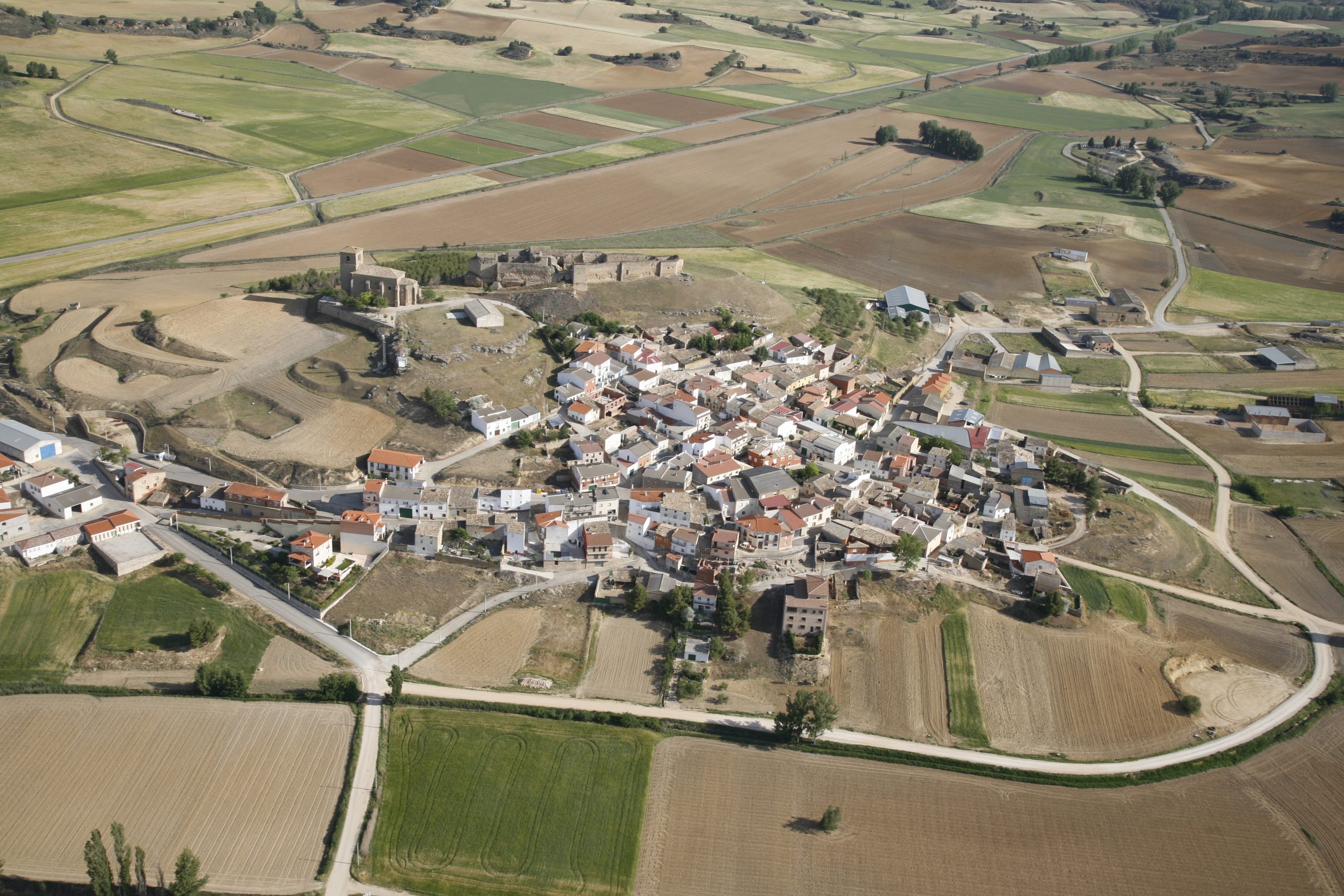 imagen aérea del pueblo donde se situan las instalaciones